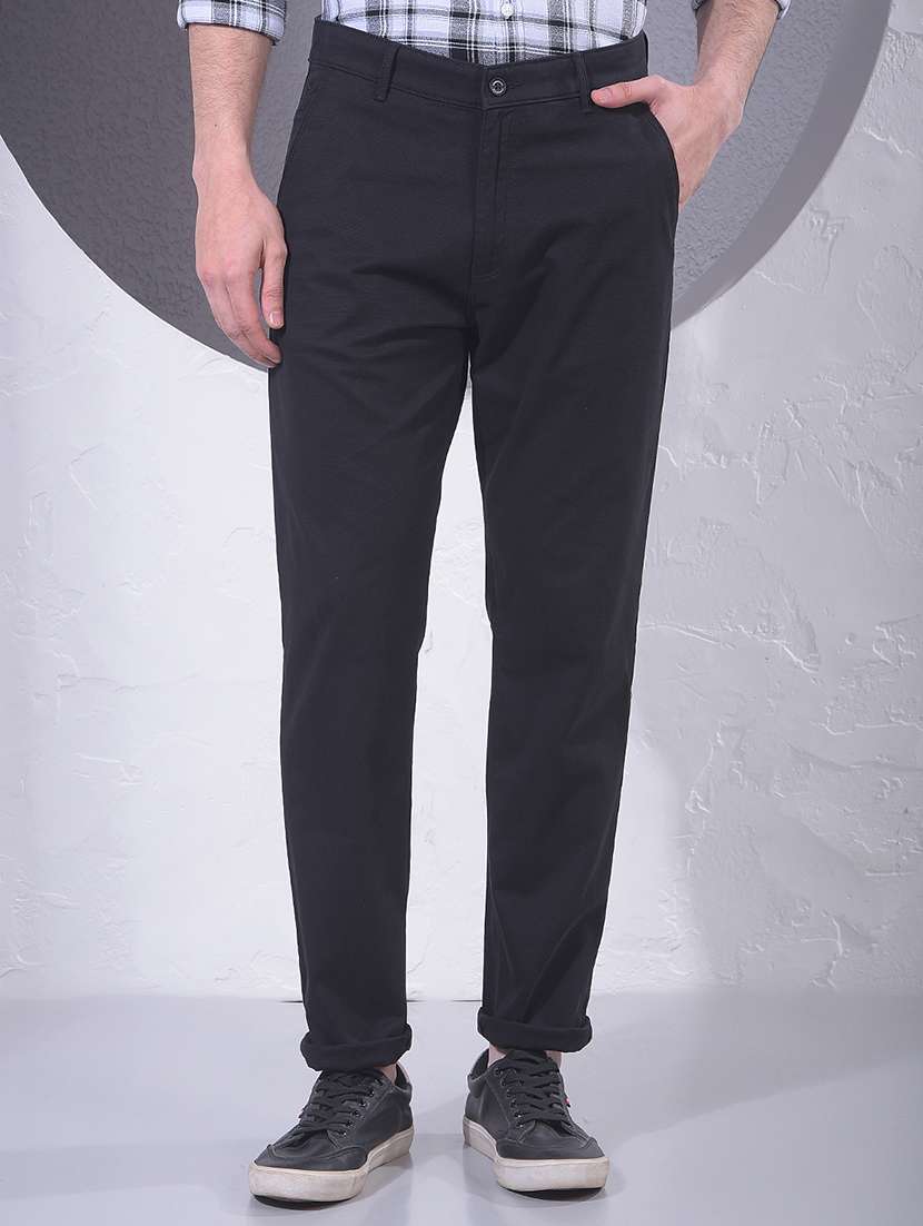 men solid mid rise chinos casual trouser