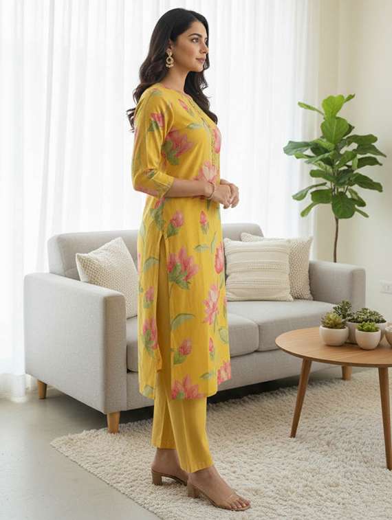 Women Printed Three Quarter Sleeve Kurta And Pant Set - 22385344 -  Standard Image - 3