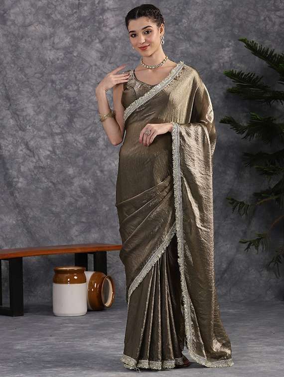 women solid with bordered saree with blouse
