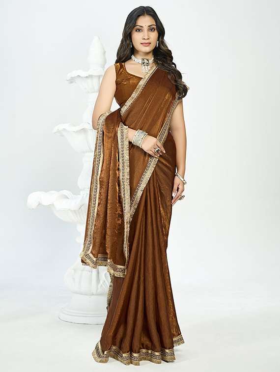 women solid with bordered saree with blouse