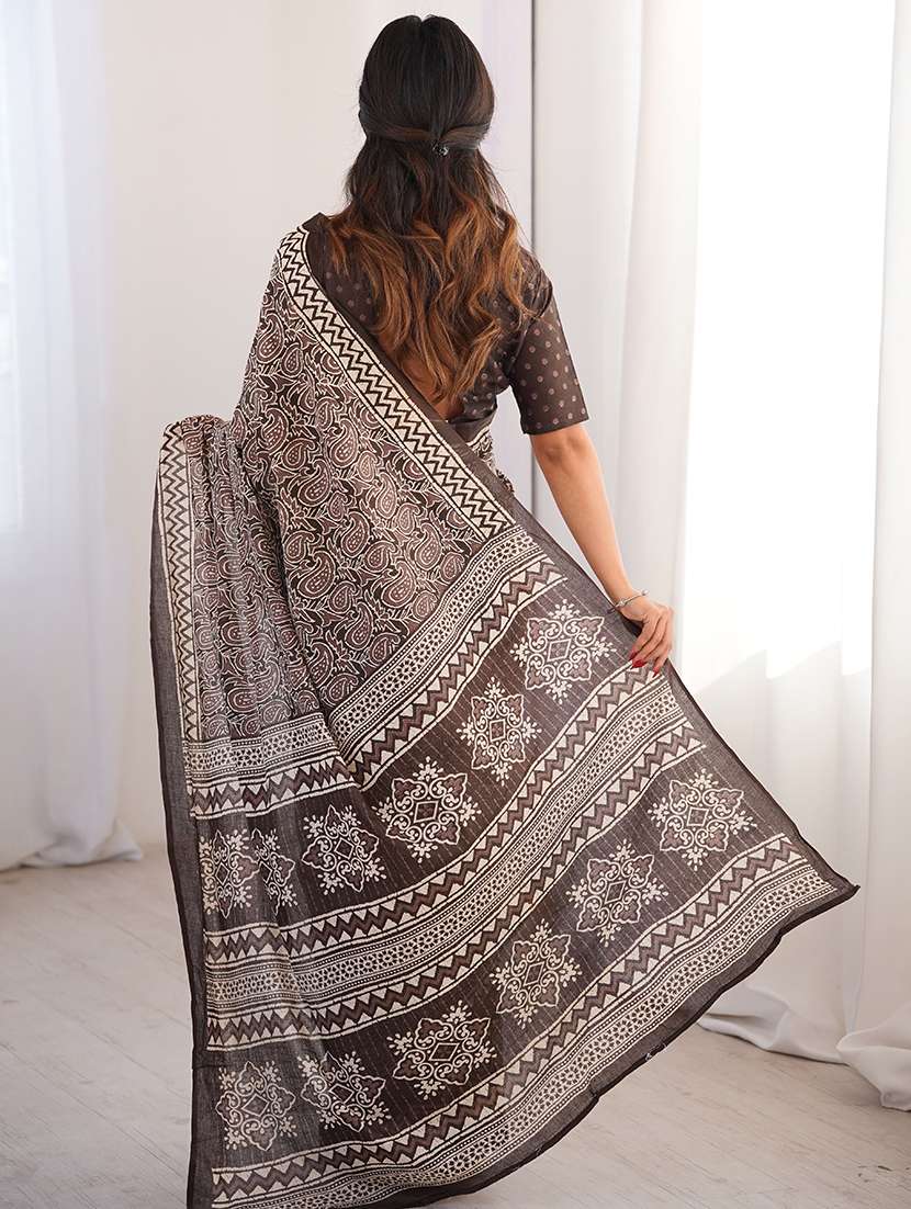 women printed casual wear saree with blouse - 22385453 -  Standard Image - 3