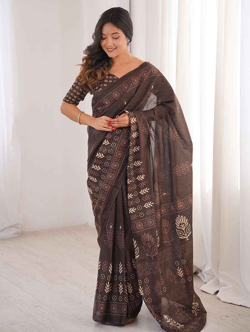 women printed casual wear saree with blouse