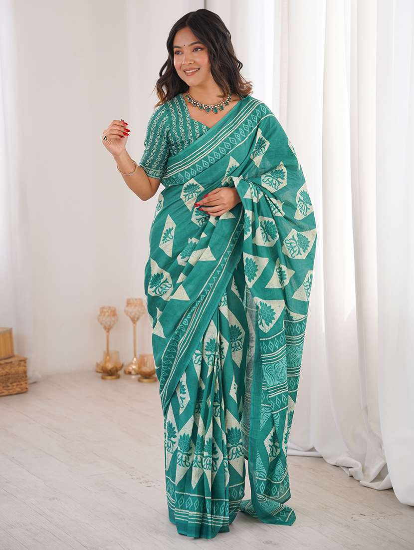 women printed casual wear saree with blouse
