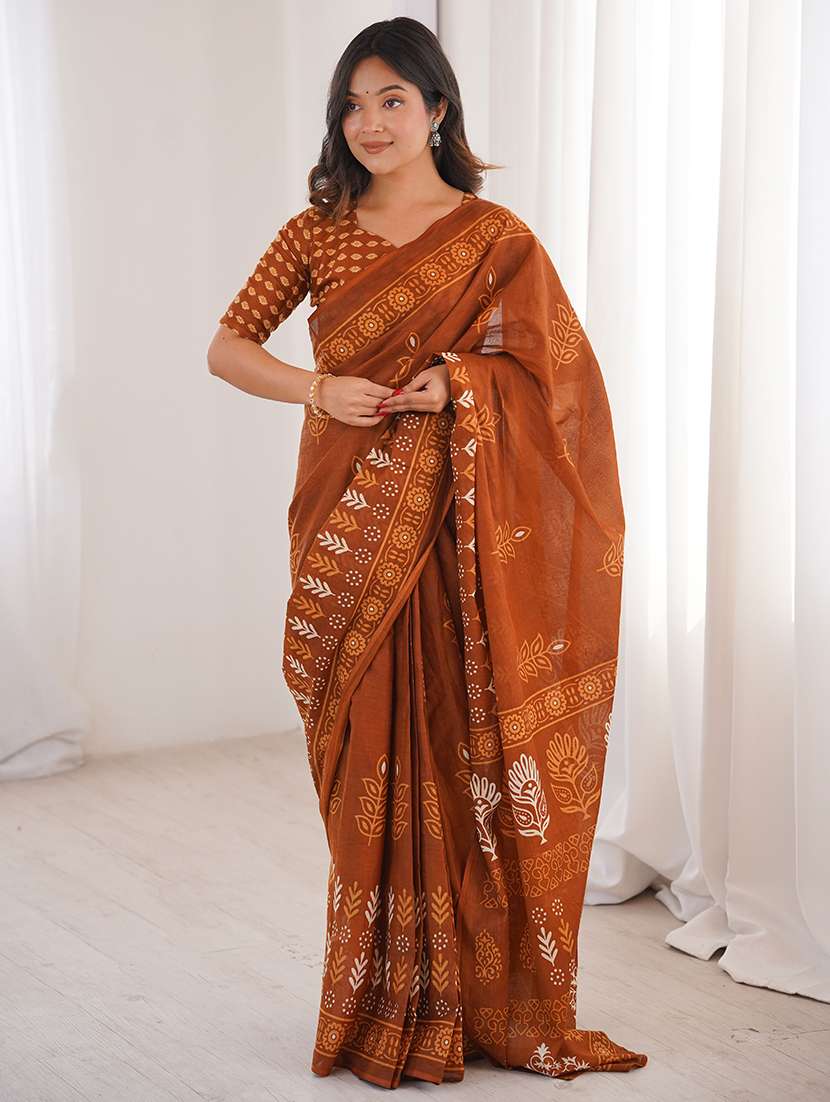 women printed casual wear saree with blouse
