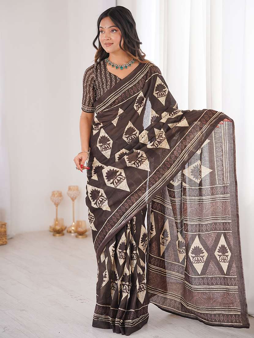 women printed casual wear saree with blouse