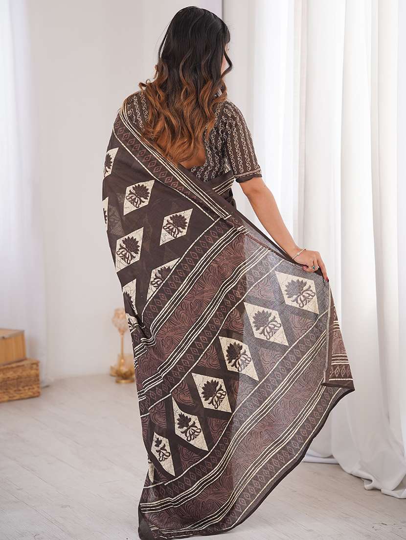 women printed casual wear saree with blouse - 22385480 -  Standard Image - 3