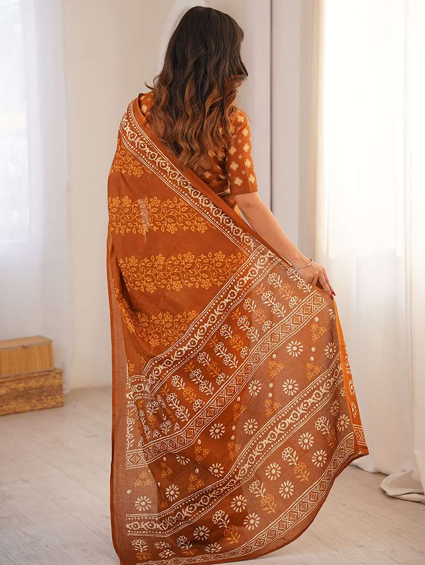 women printed casual wear saree with blouse - 22385481 -  Standard Image - 3