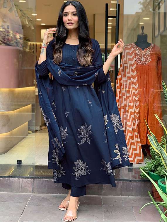 women printed three quarter sleeve kurta pant with dupatta set