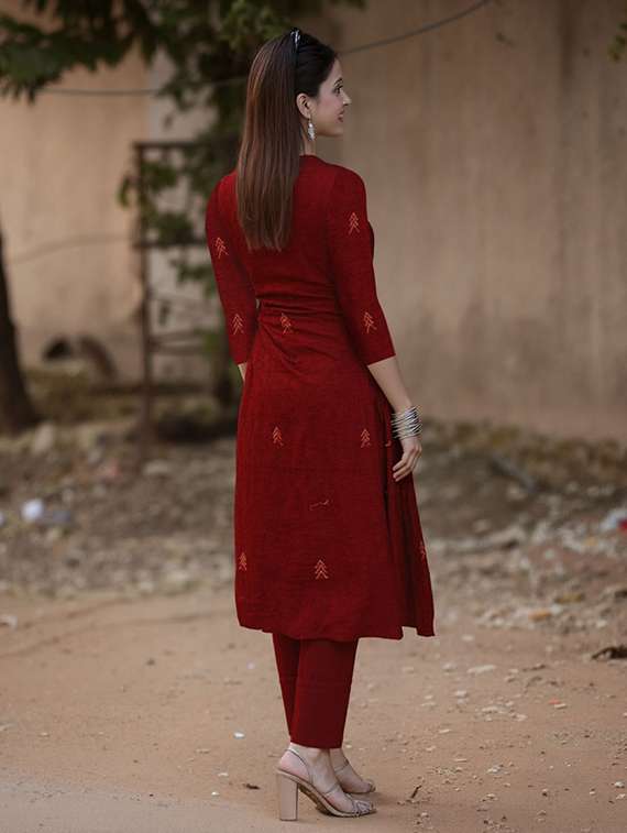 women self design three quarter sleeve kurta pant with dupatta set - 22385513 -  Standard Image - 3