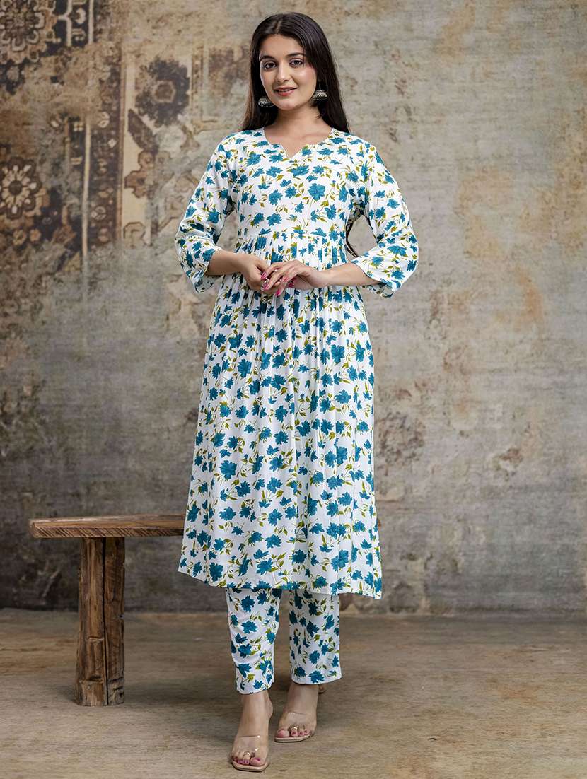 women printed three quarter sleeve kurta pant set