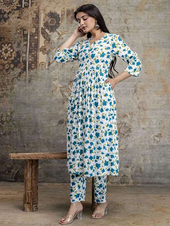 Women Printed Three Quarter Sleeve Kurta Pant Set - 22385542 -  Standard Image - 3