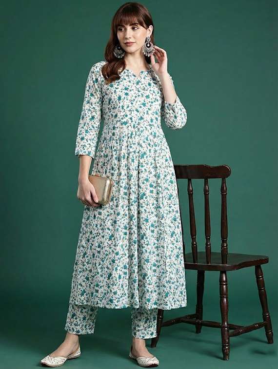 women printed three quarter sleeve kurta pant set