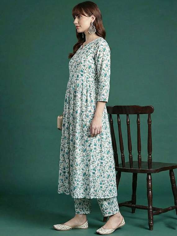 Women Printed Three Quarter Sleeve Kurta Pant Set - 22385543 -  Standard Image - 3