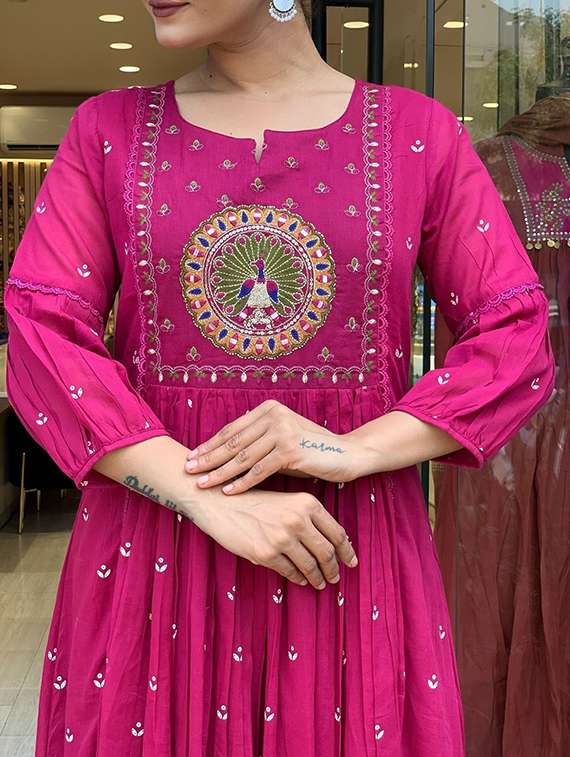 women printed three quarter sleeve kurta pant with dupatta set - 22385547 -  Standard Image - 3