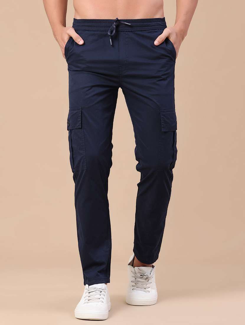 men solid mid rise regular fit cargo 