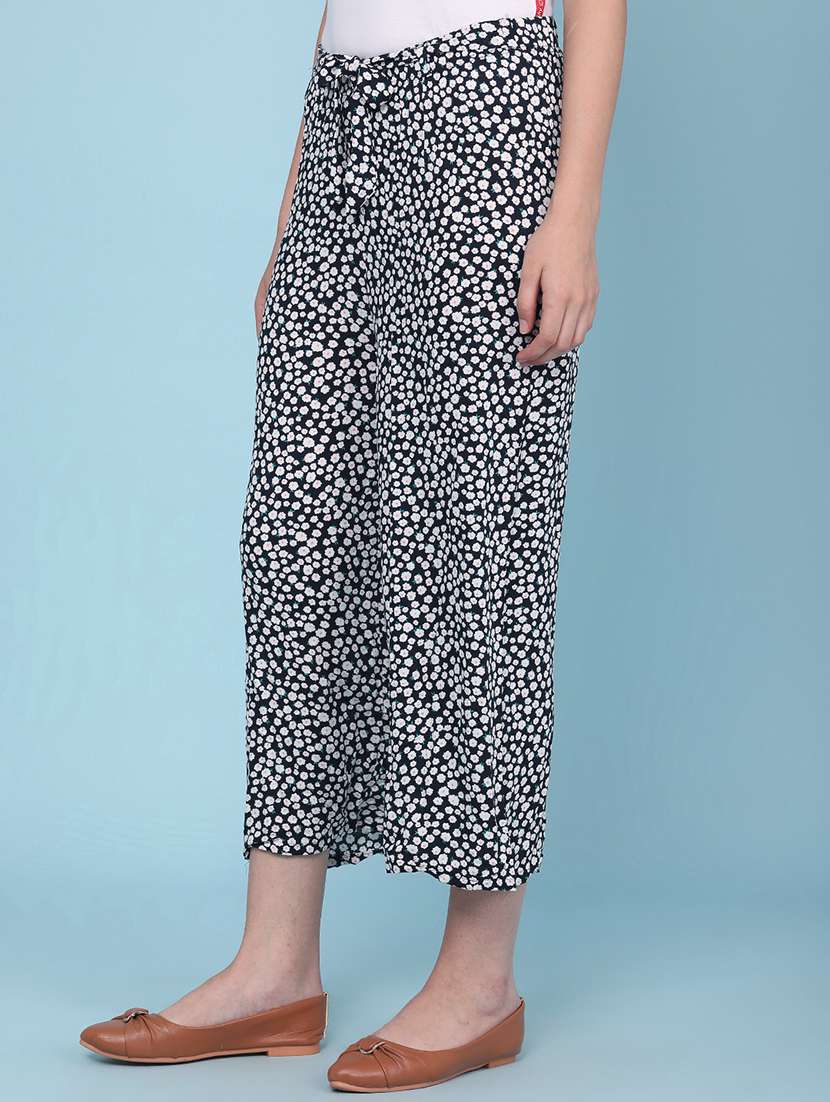 Women Floral Printed Mid Rise Palazzo - 22386548 -  Standard Image - 3