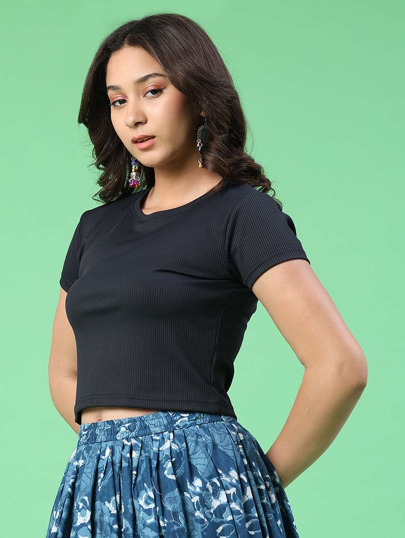 women solid round neck short sleeves crop t-shirt - 22386568 -  Standard Image - 3