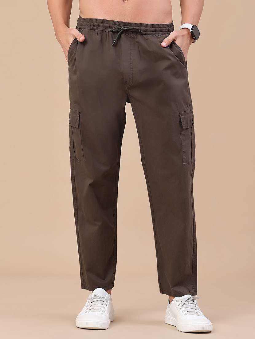 men solid mid rise regular fit cargo 