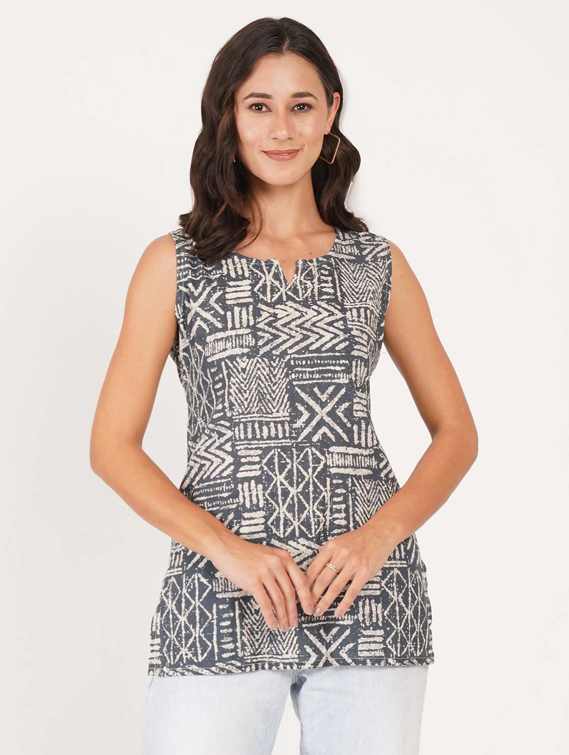 women printed notch neck straight kurti