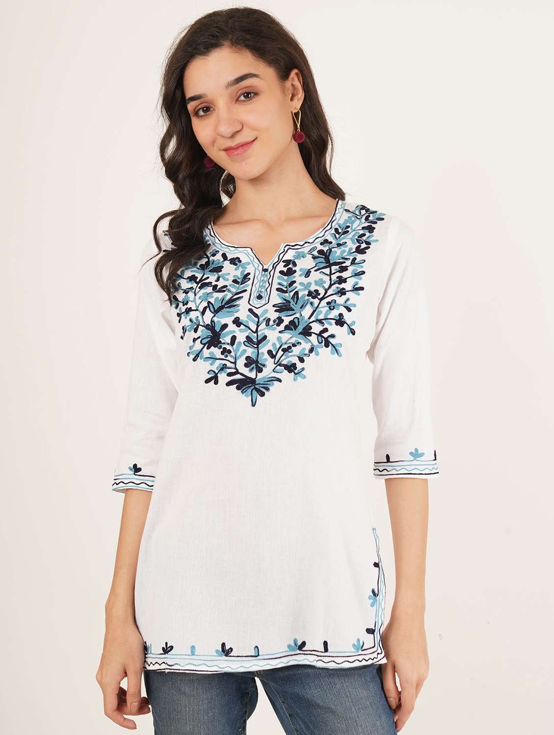 women solid with work notch neck straight kurti