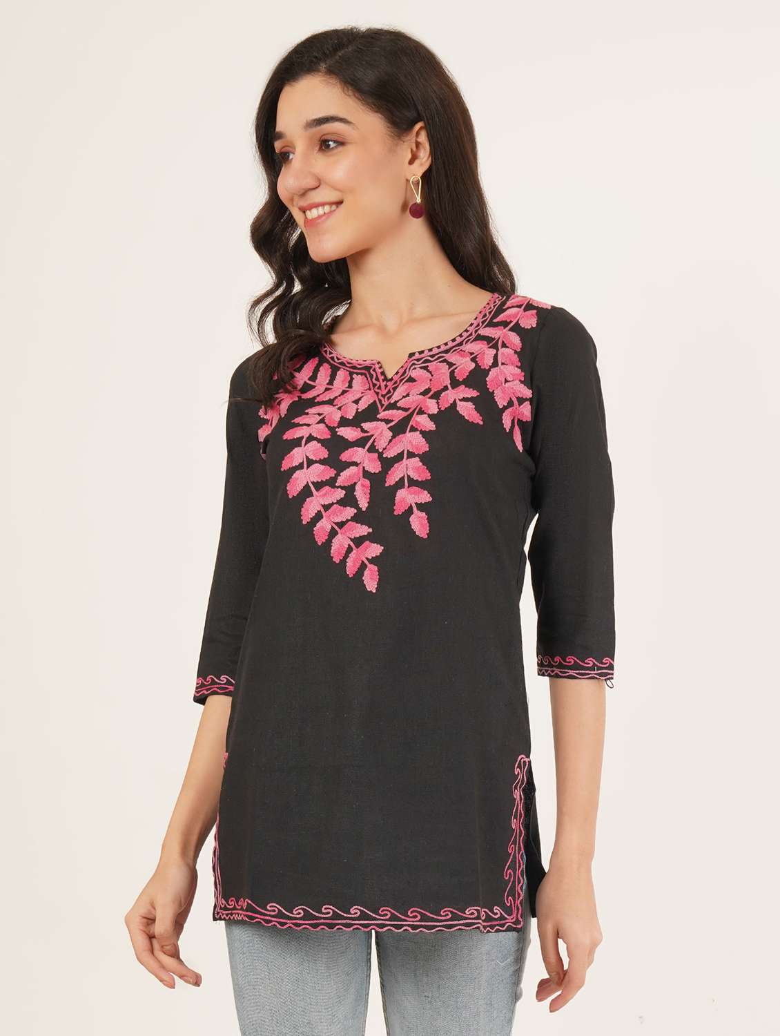women solid with work notch neck straight kurti