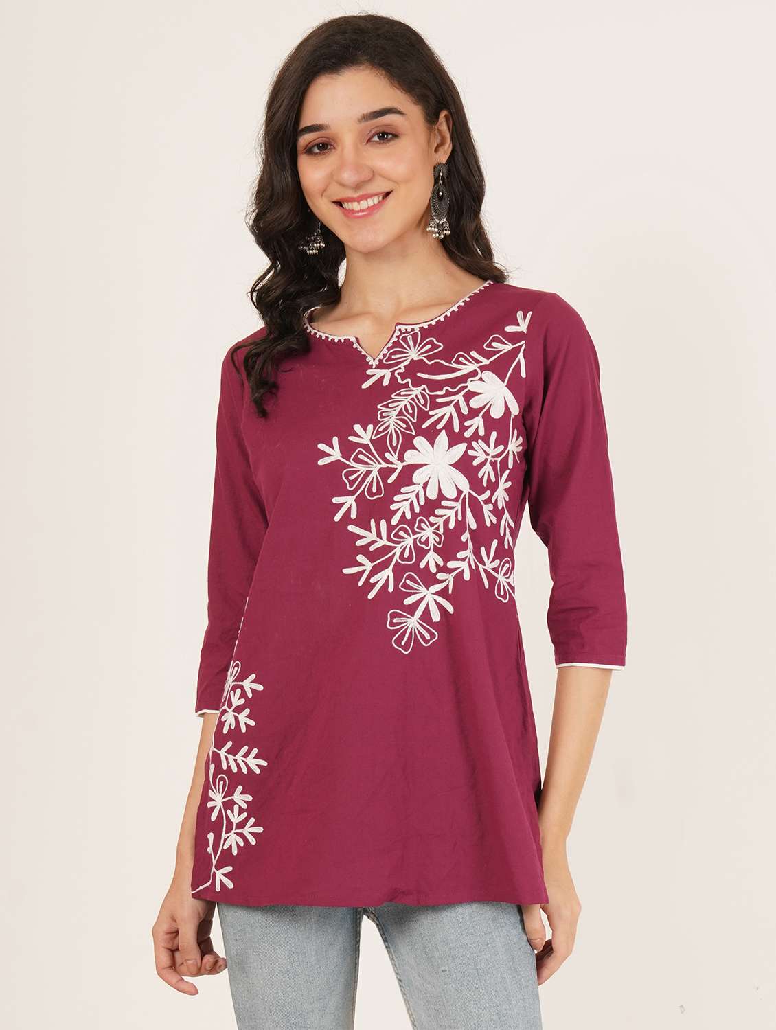 women solid with work notch neck straight kurti