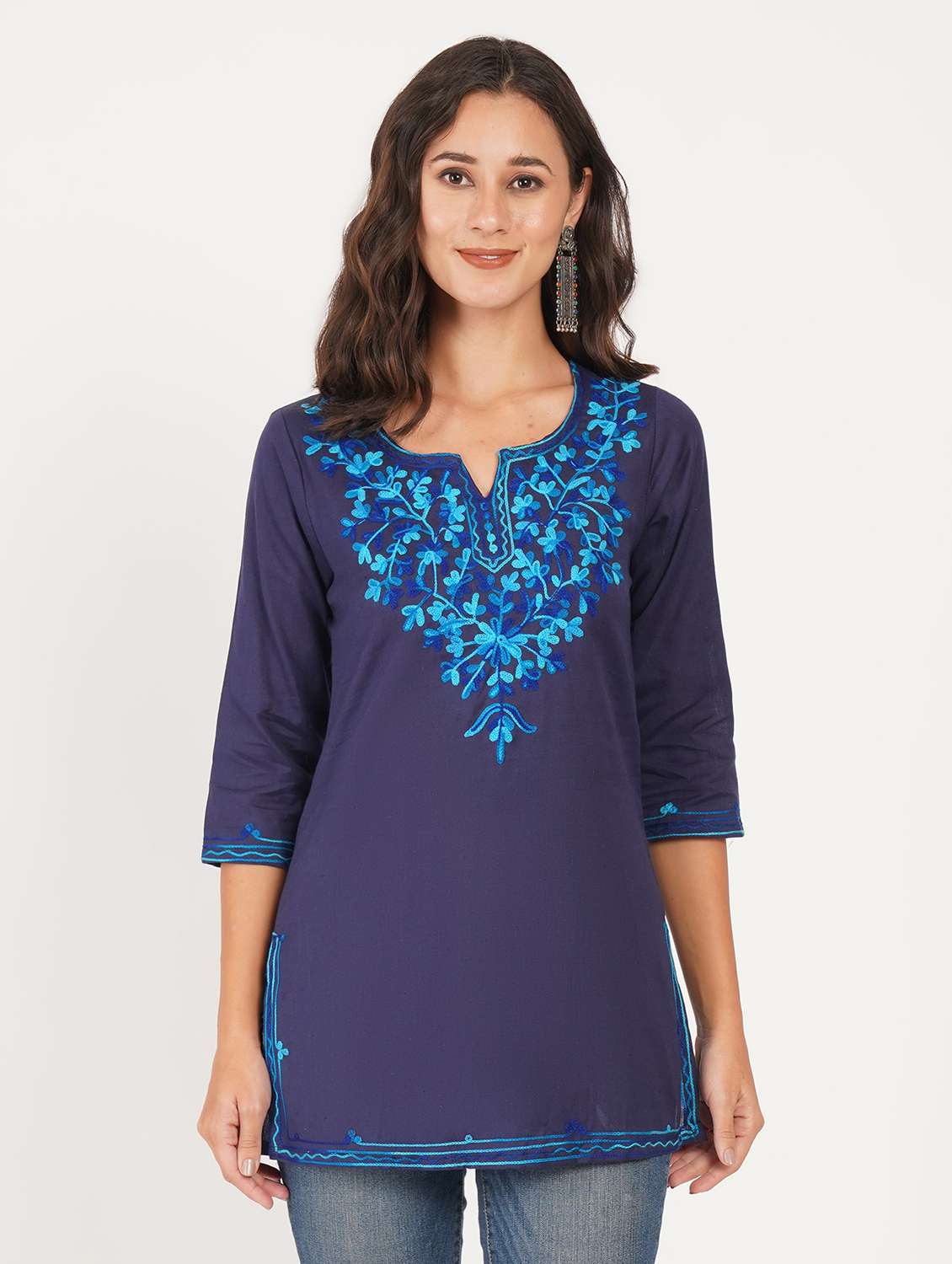 women solid with work notch neck straight kurti