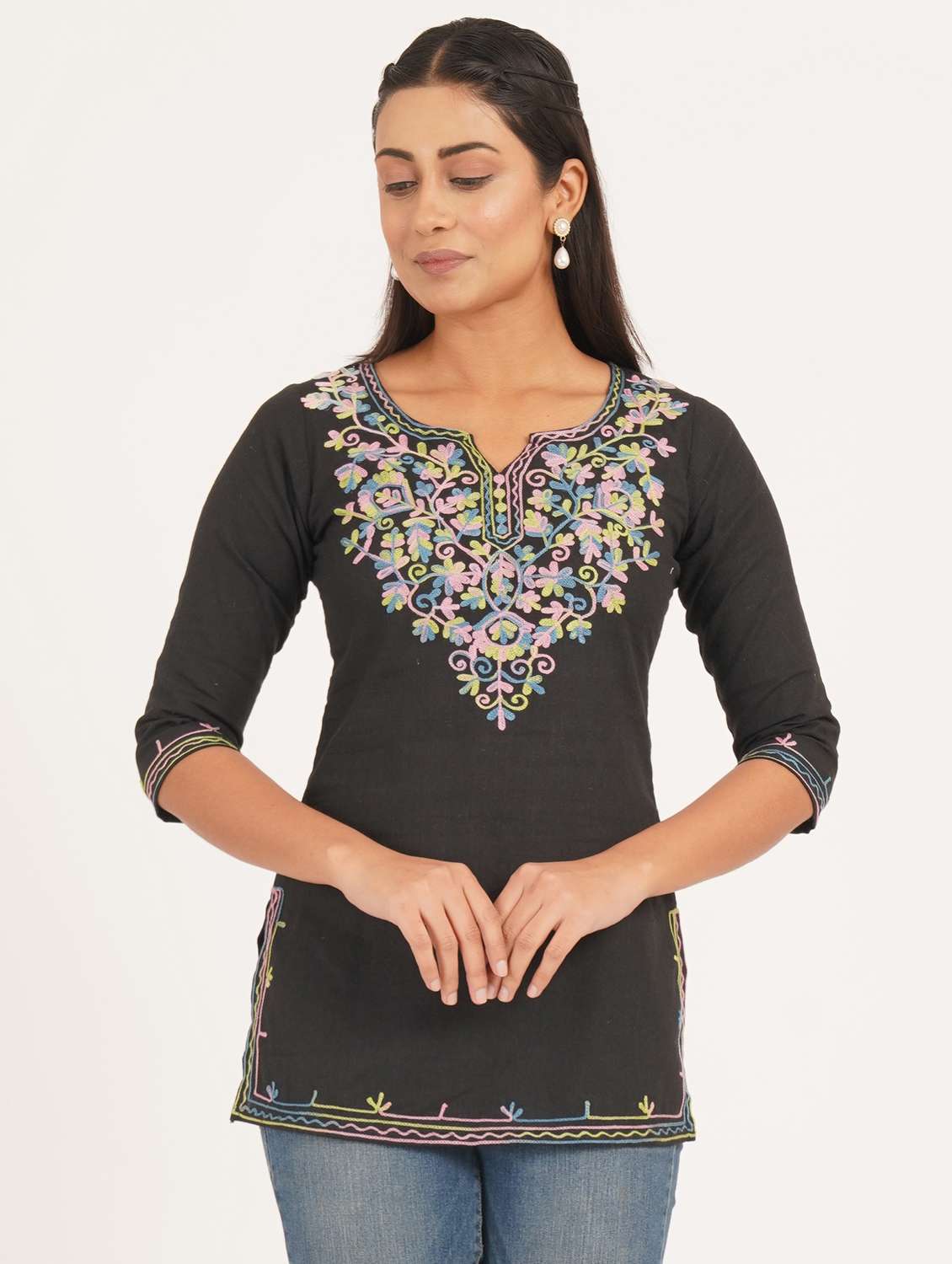 women solid with work notch neck straight kurti