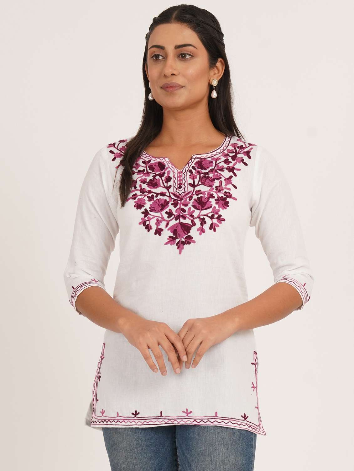 women solid with work notch neck straight kurti