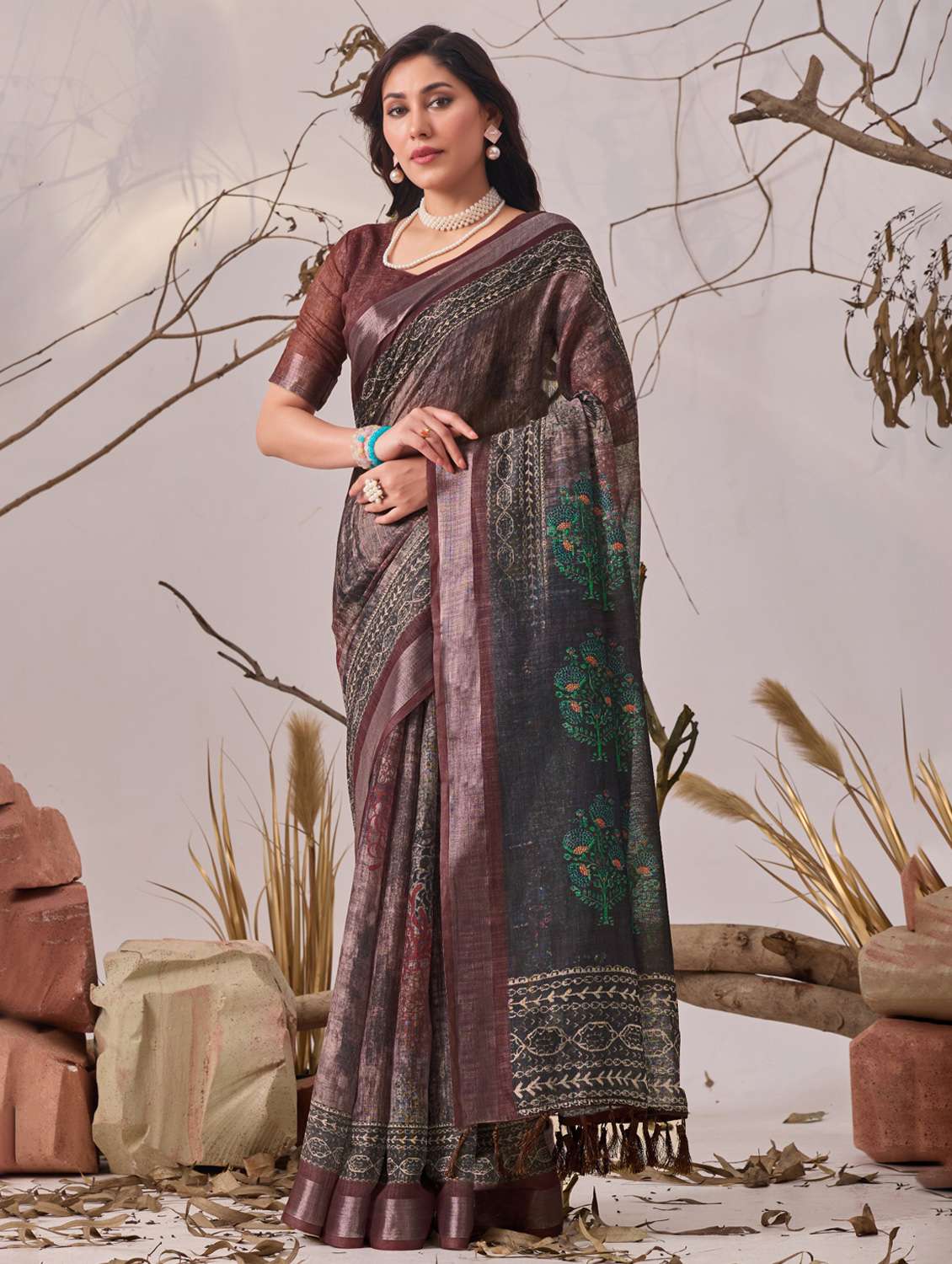 women printed handloom saree with blouse