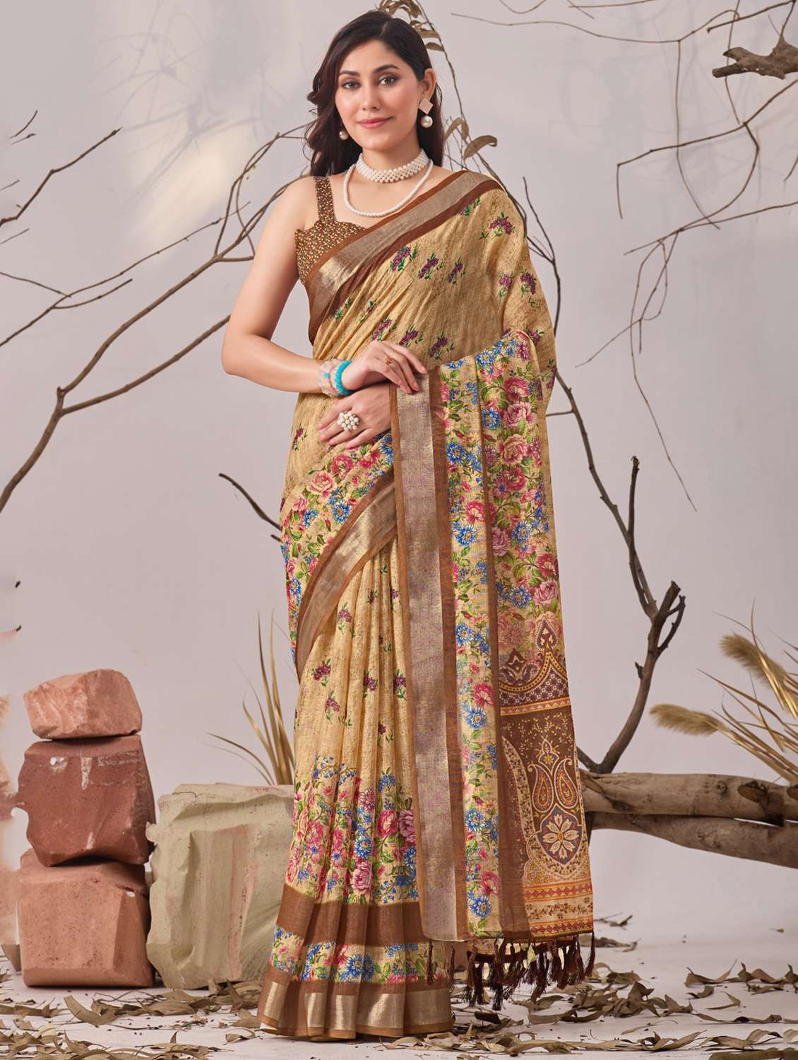 women printed handloom saree with blouse