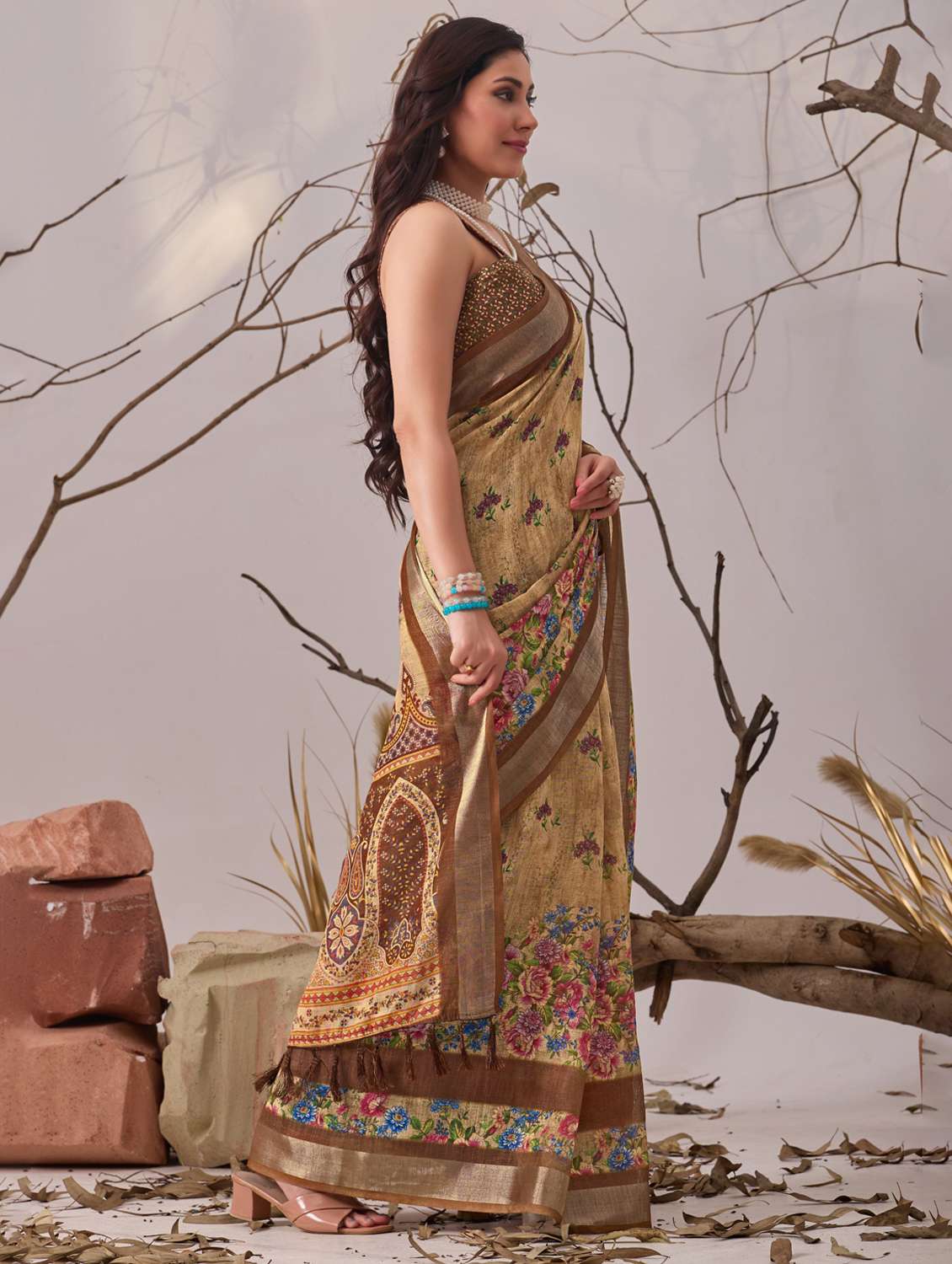 women printed handloom saree with blouse - 22388800 -  Standard Image - 3