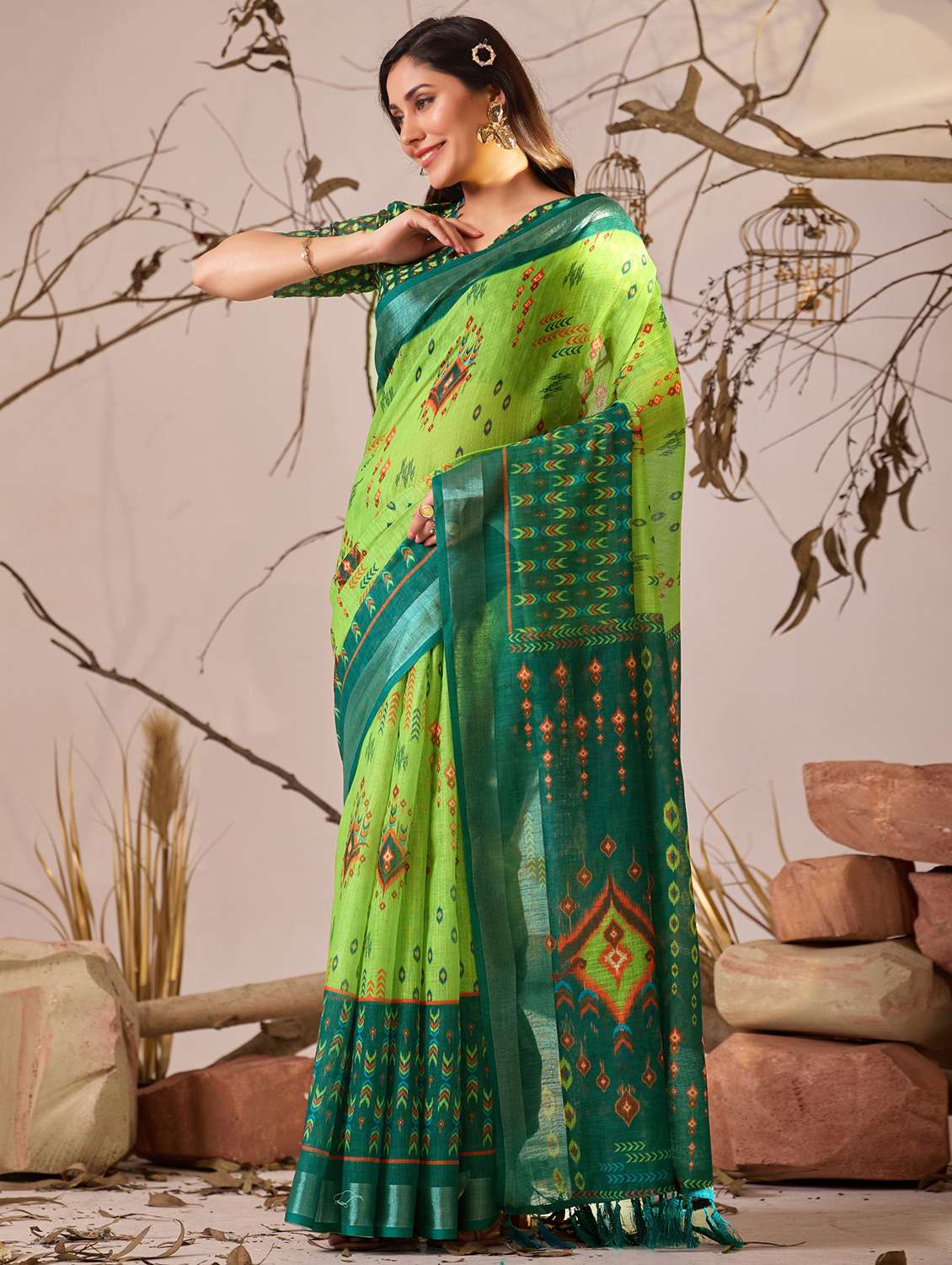 women printed handloom saree with blouse