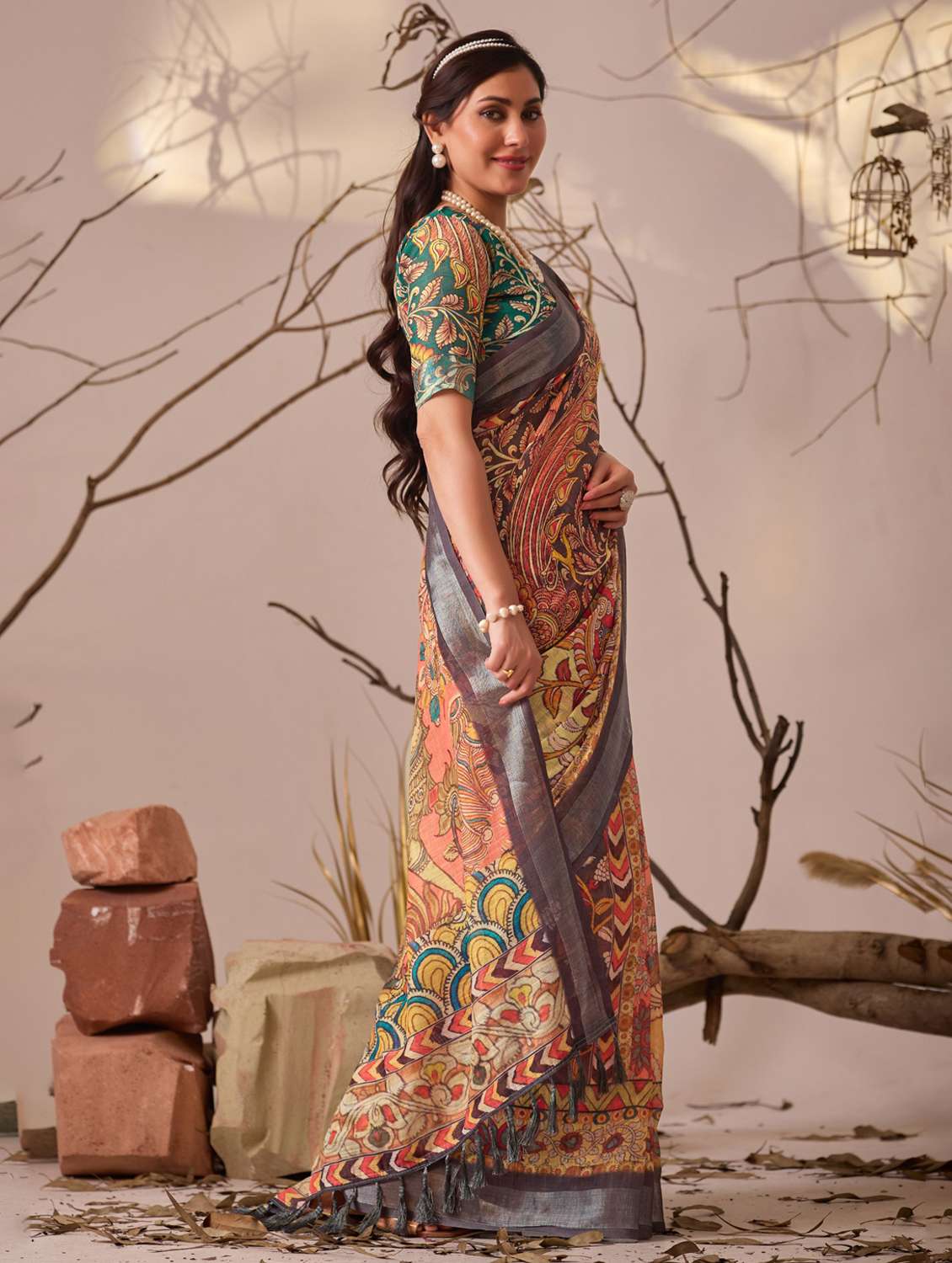 women printed casual wear saree with blouse - 22388815 -  Standard Image - 3
