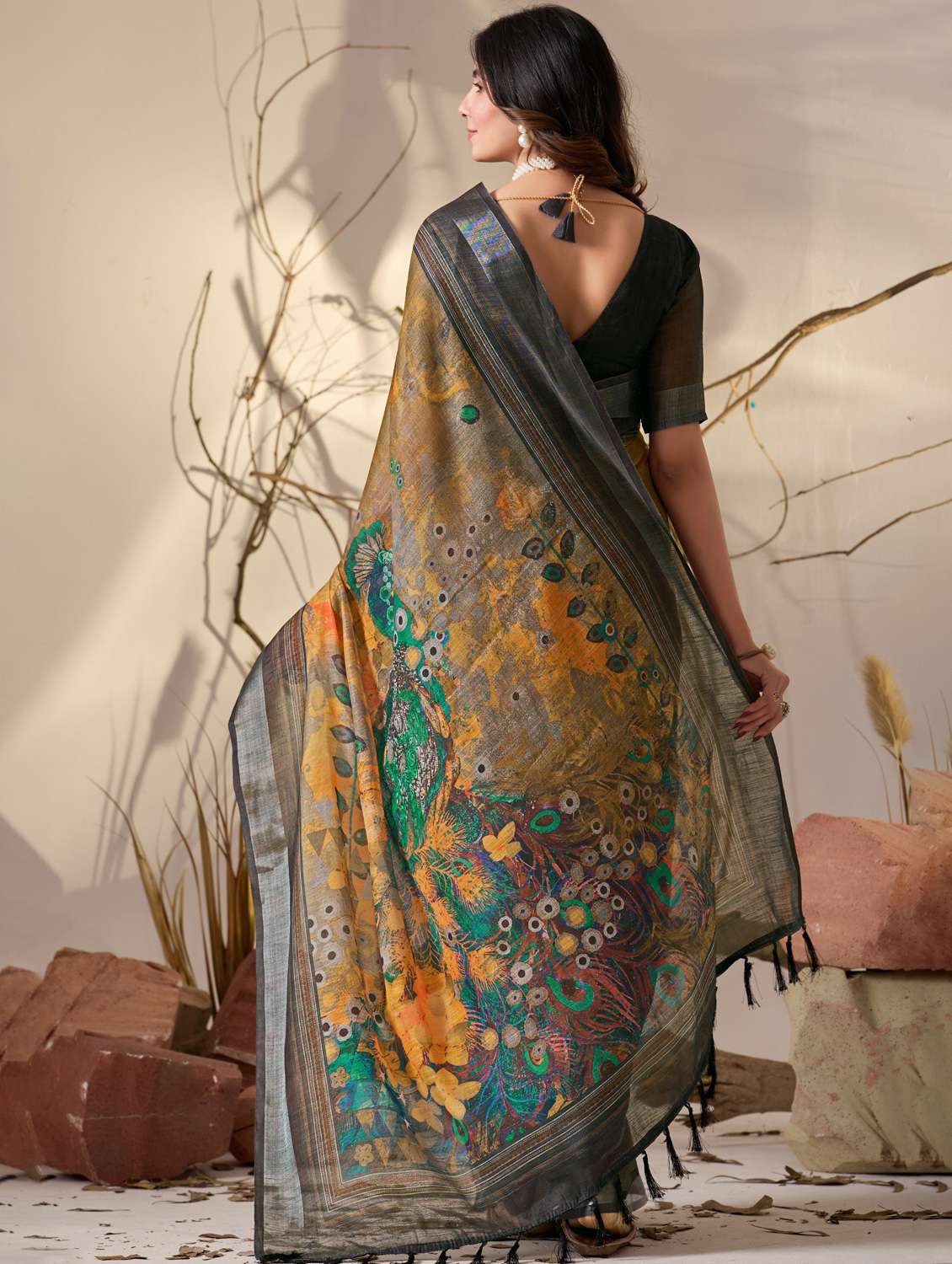 women printed casual wear saree with blouse - 22388824 -  Standard Image - 3