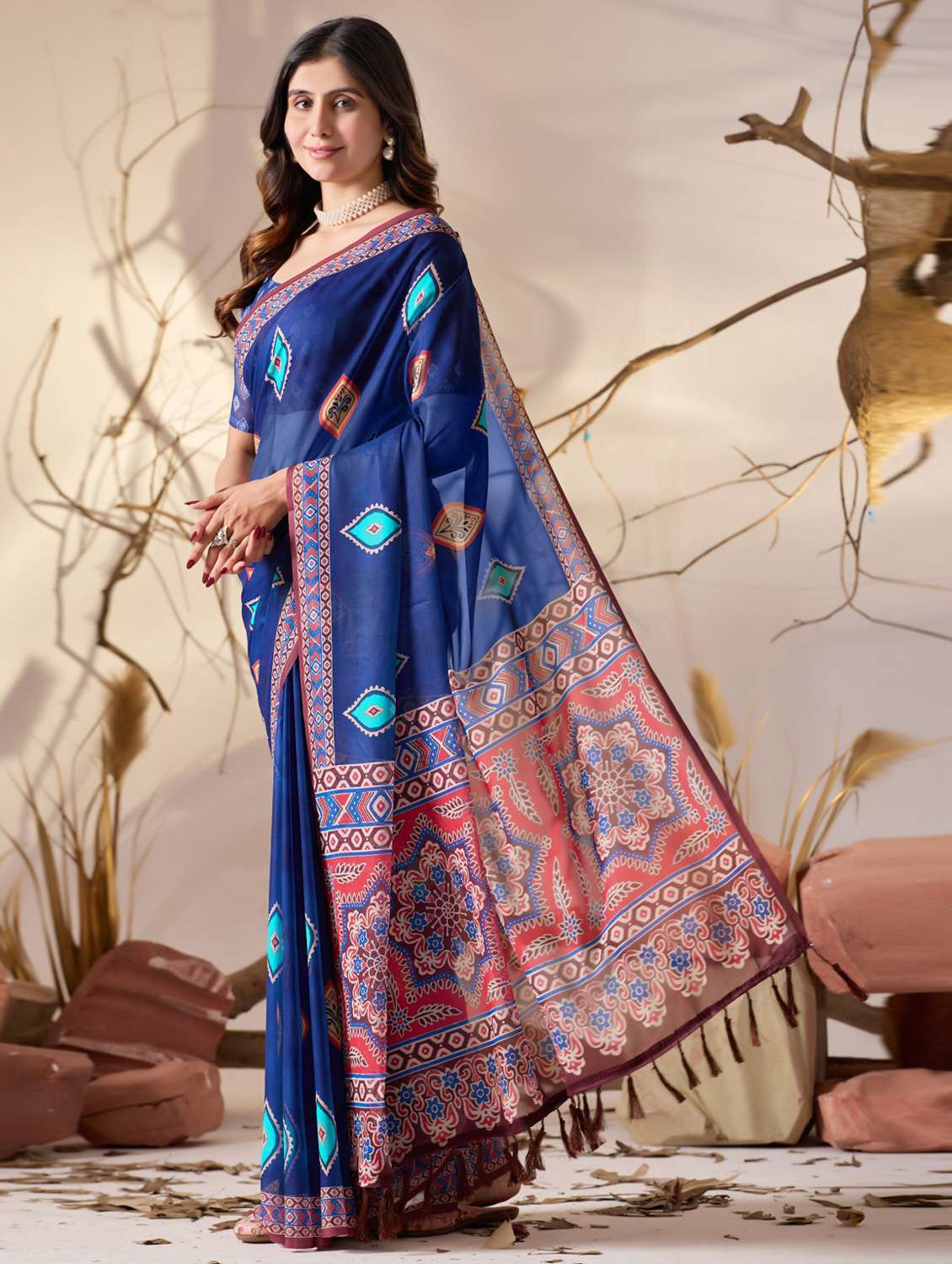 women printed casual wear saree with blouse - 22388833 -  Standard Image - 3
