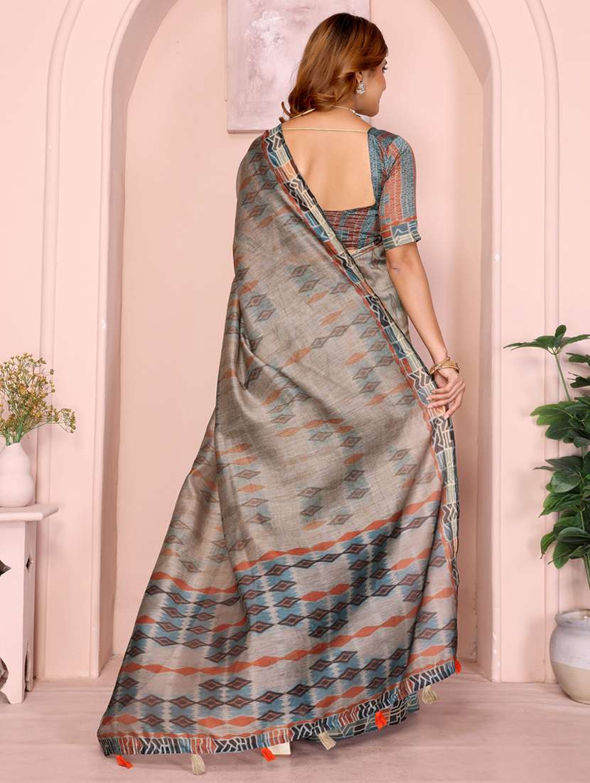 women printed casual wear saree with blouse - 22388879 -  Standard Image - 3