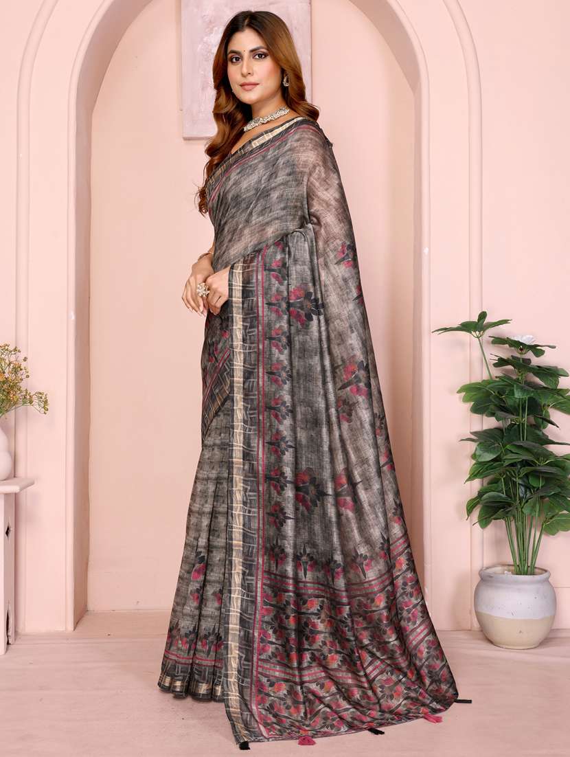 women printed casual wear saree with blouse