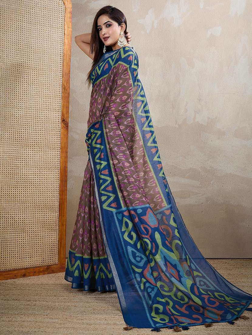 women printed casual wear saree with blouse - 22388897 -  Standard Image - 3