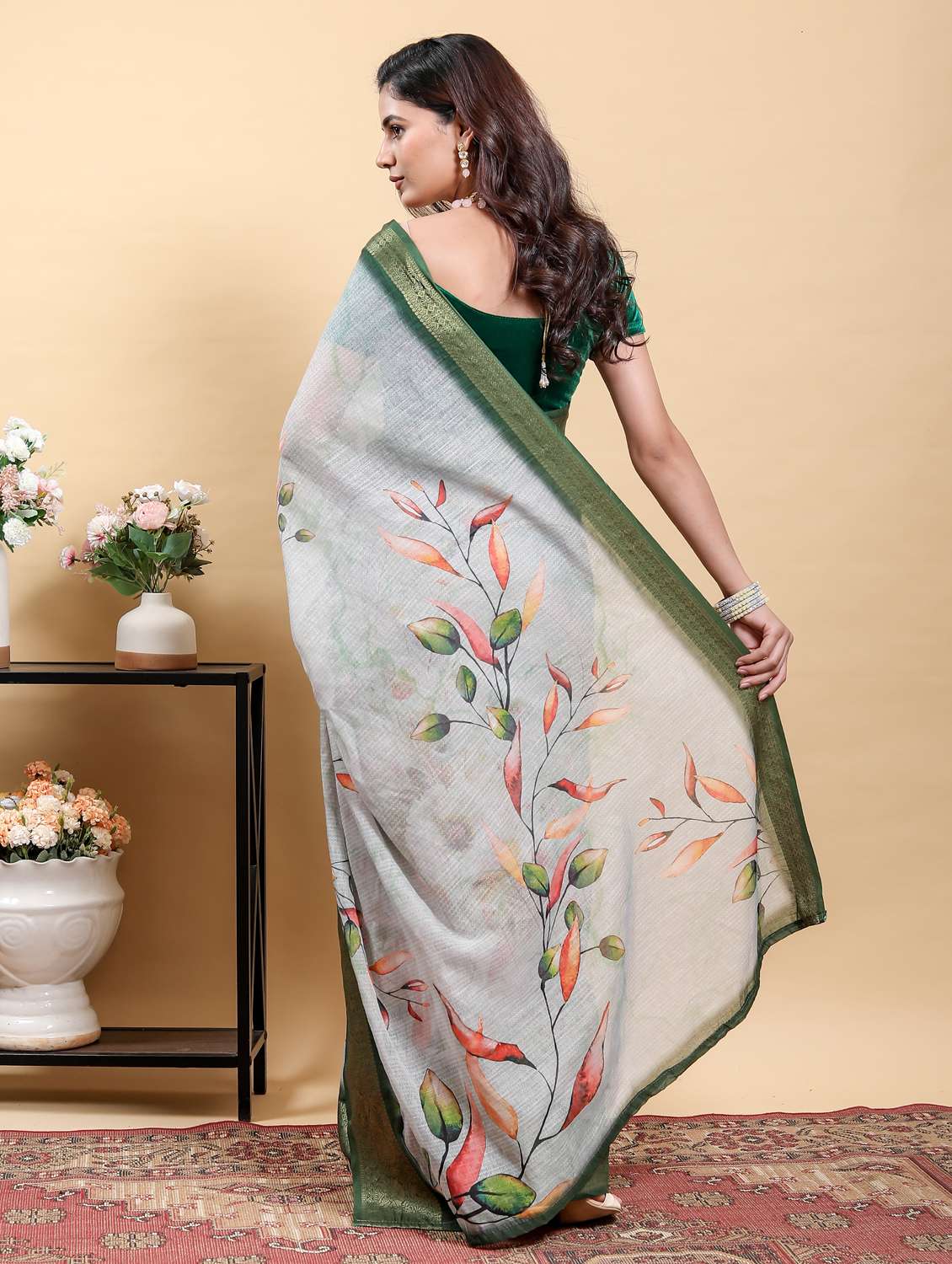 women printed casual wear saree with blouse - 22388929 -  Standard Image - 3