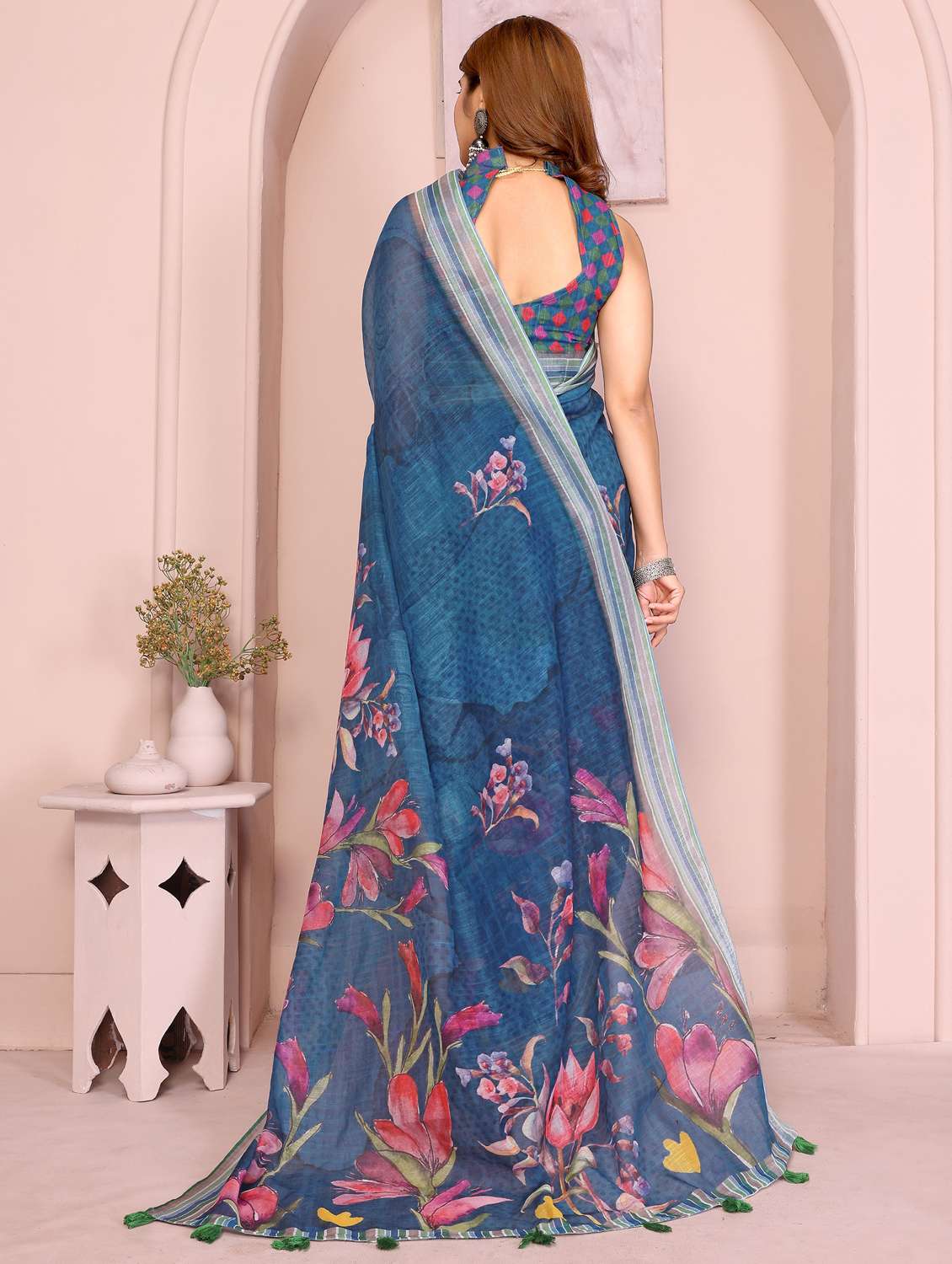 women printed casual wear saree with blouse - 22388942 -  Standard Image - 3