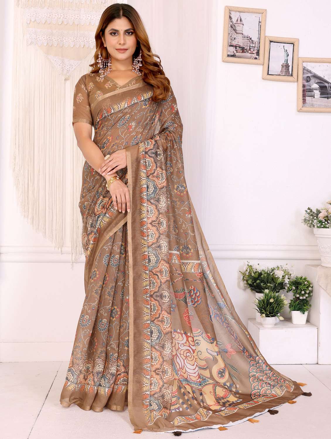 women printed casual wear saree with blouse