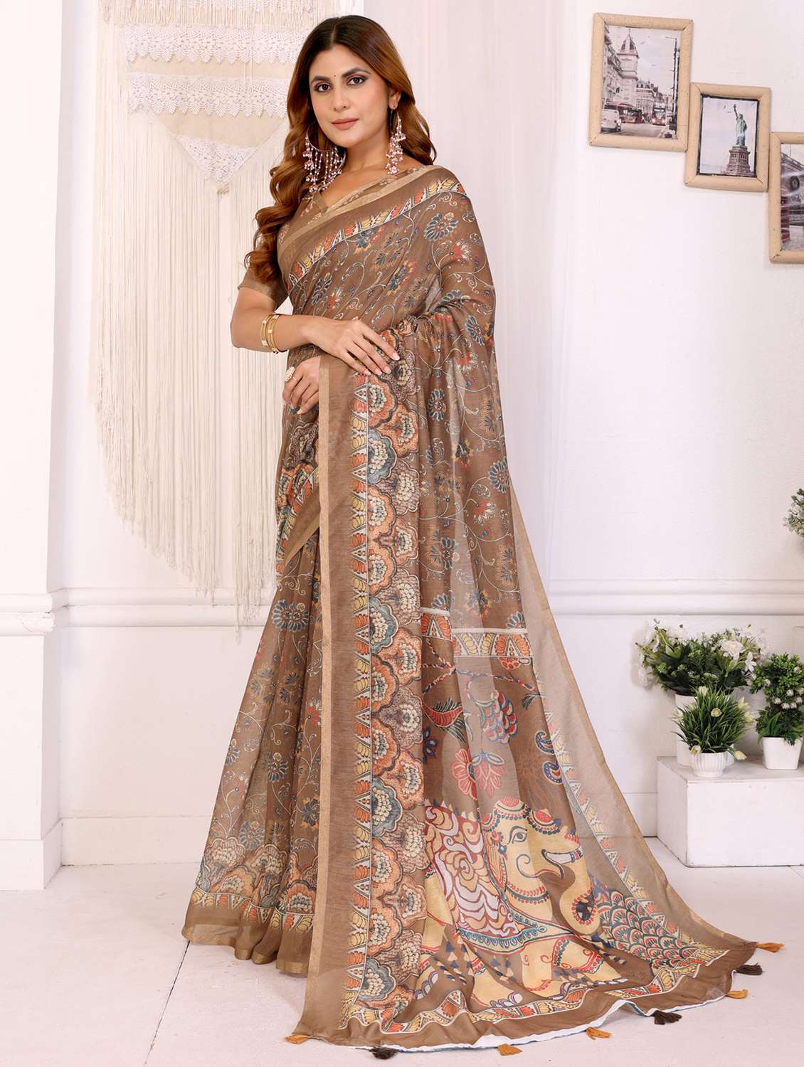 women printed casual wear saree with blouse - 22388960 -  Standard Image - 3