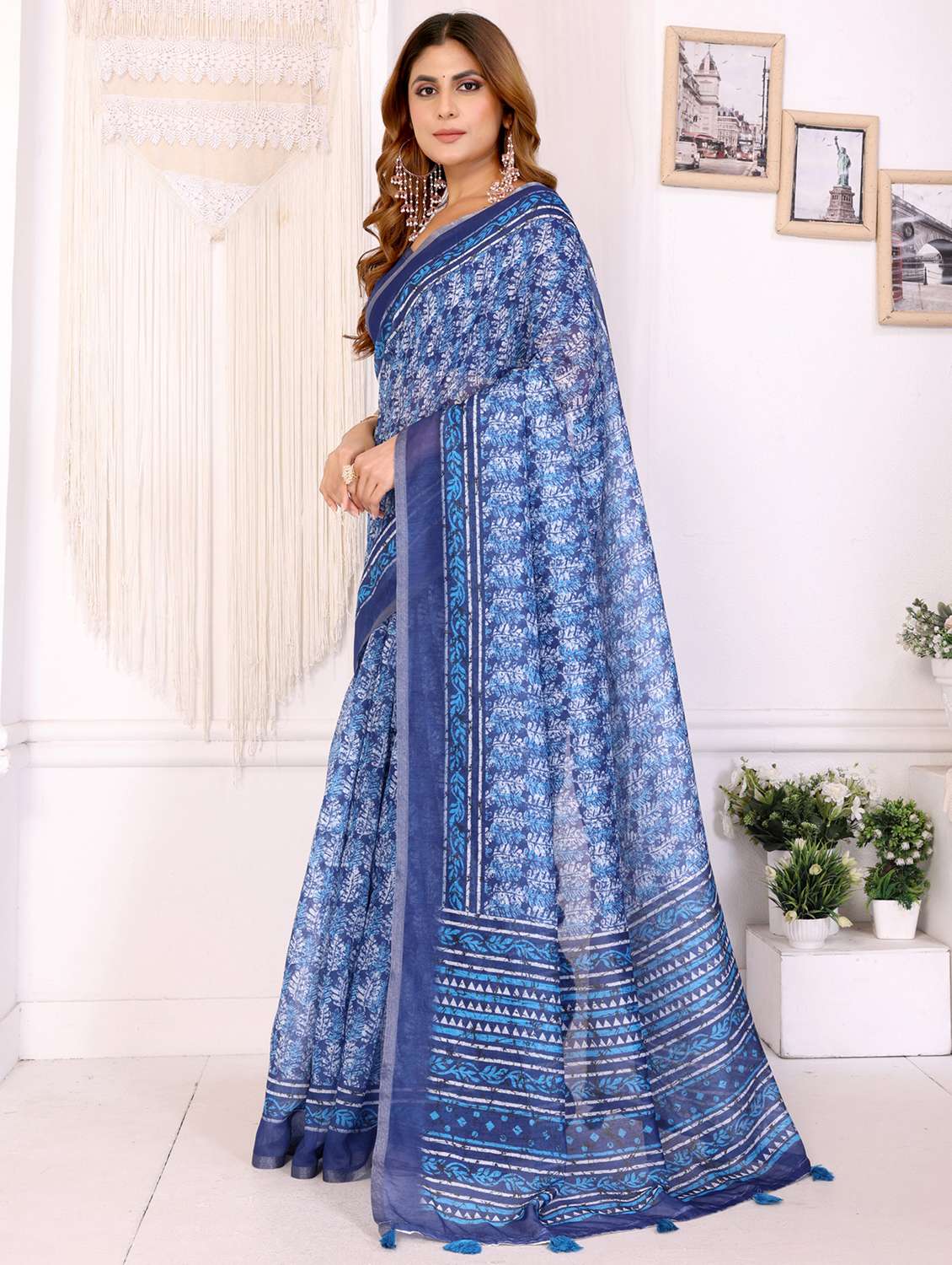 women printed casual wear saree with blouse - 22388962 -  Standard Image - 3
