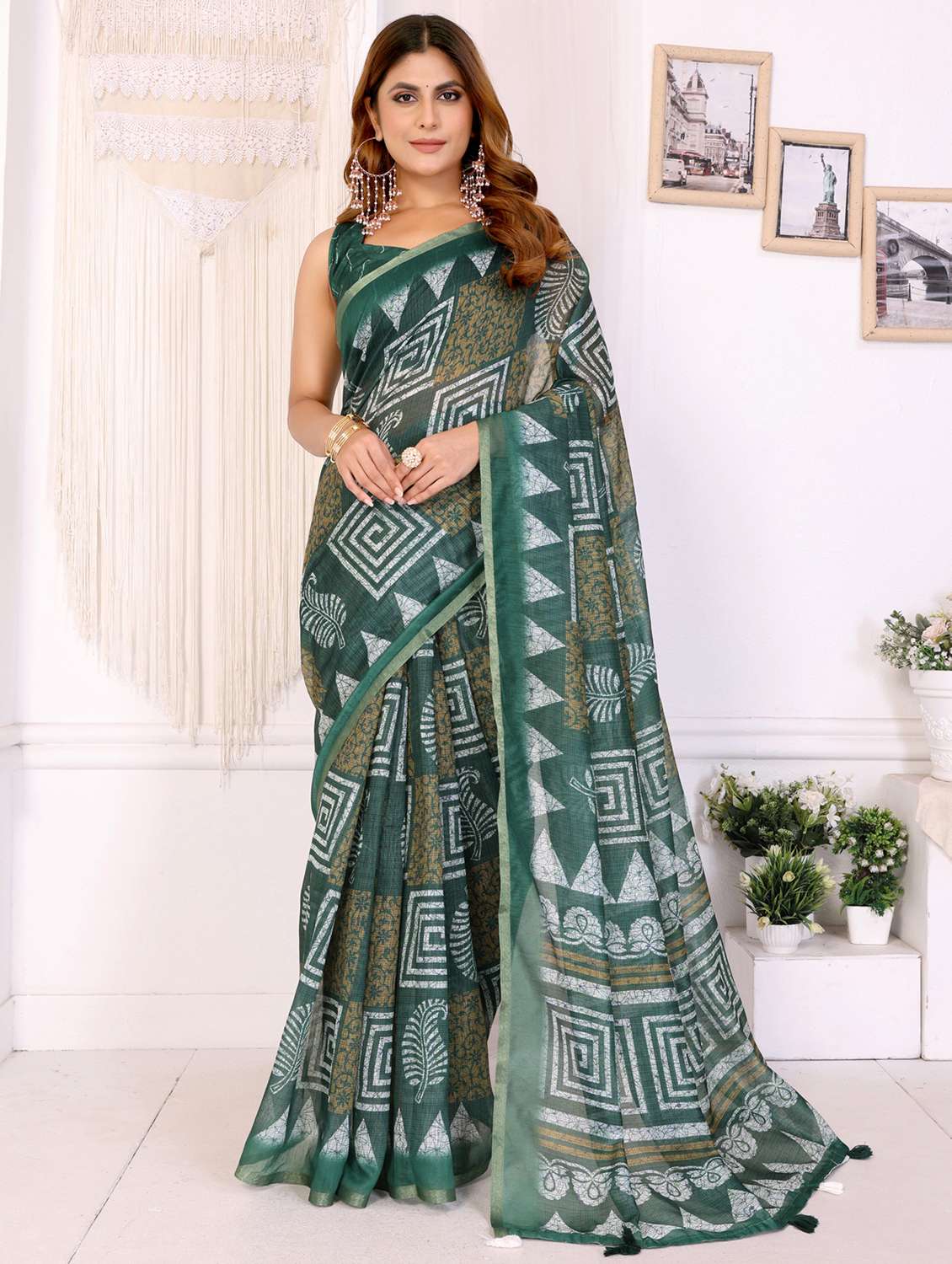 women printed casual wear saree with blouse