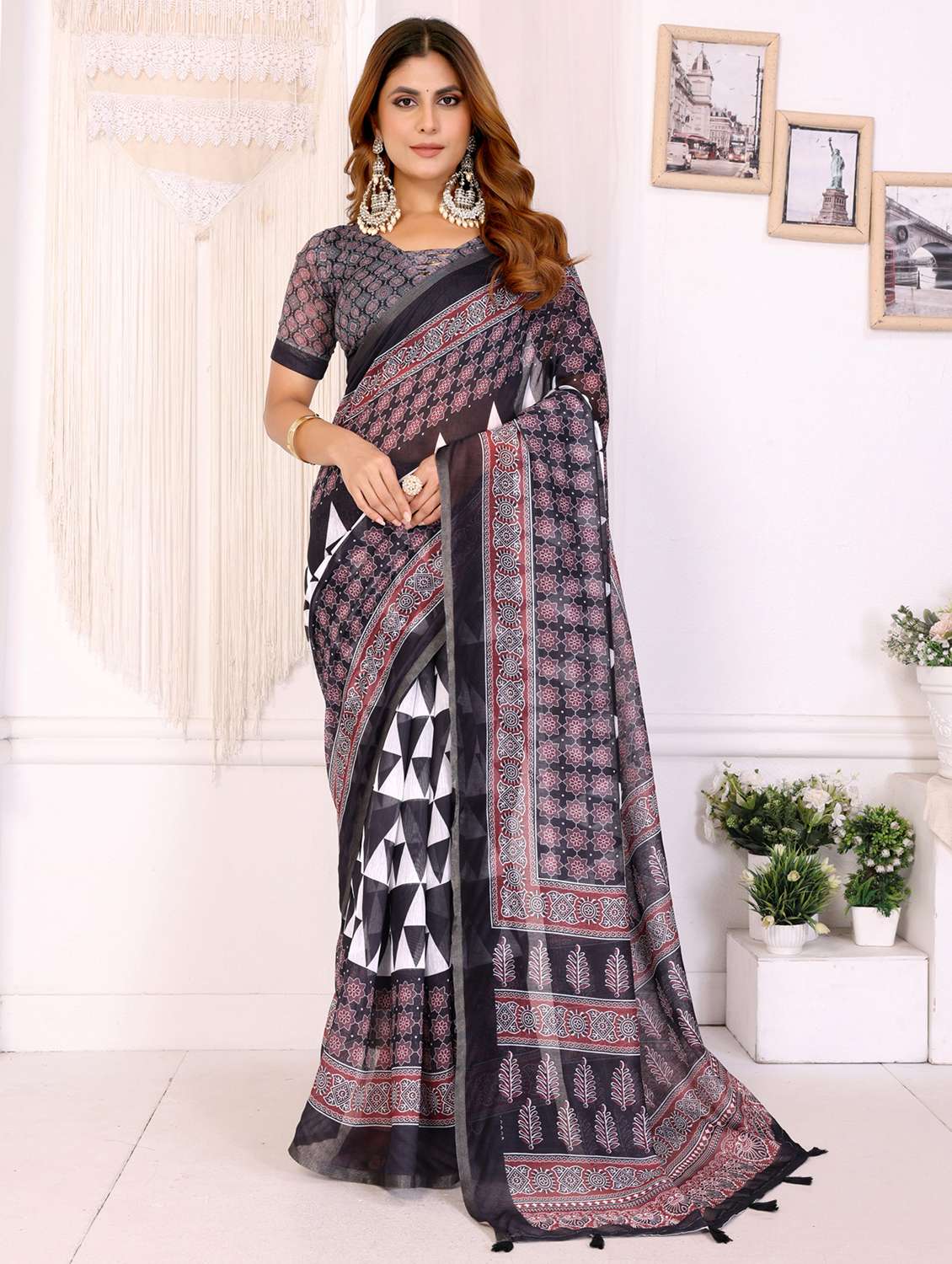 women printed casual wear saree with blouse