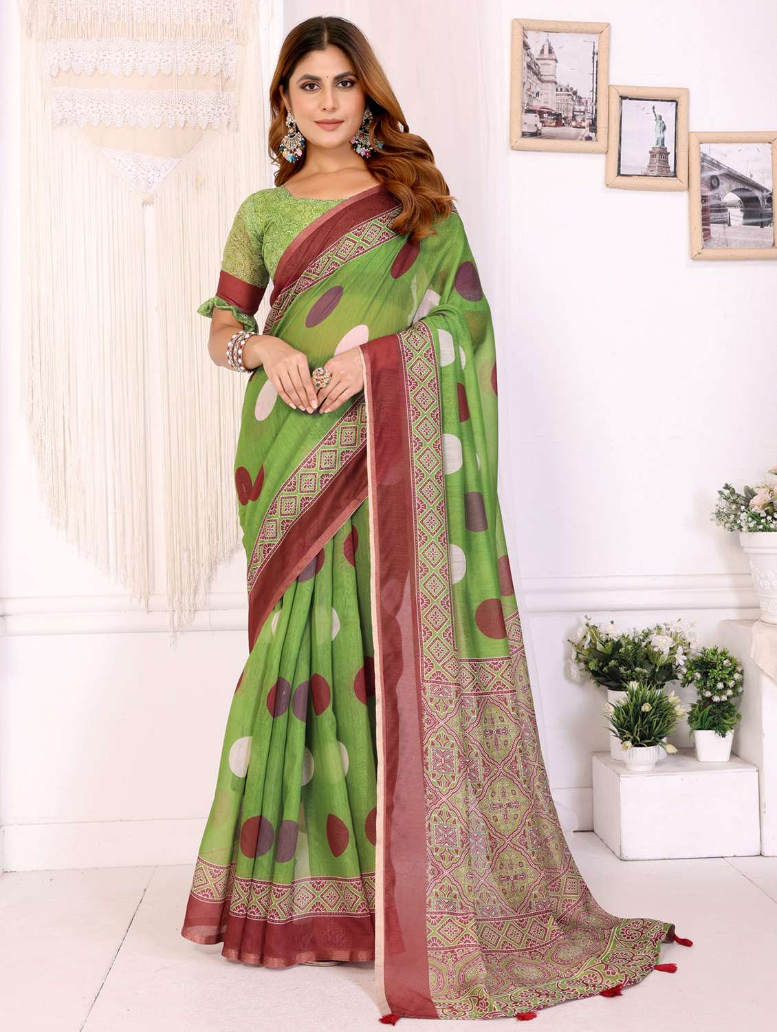 women printed casual wear saree with blouse
