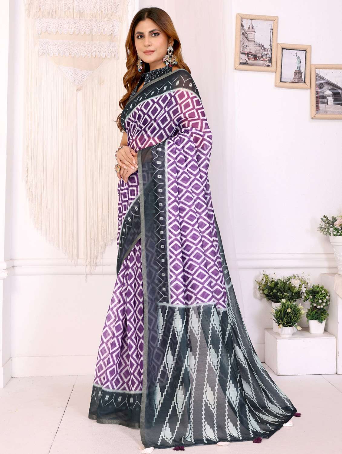 women printed casual wear saree with blouse