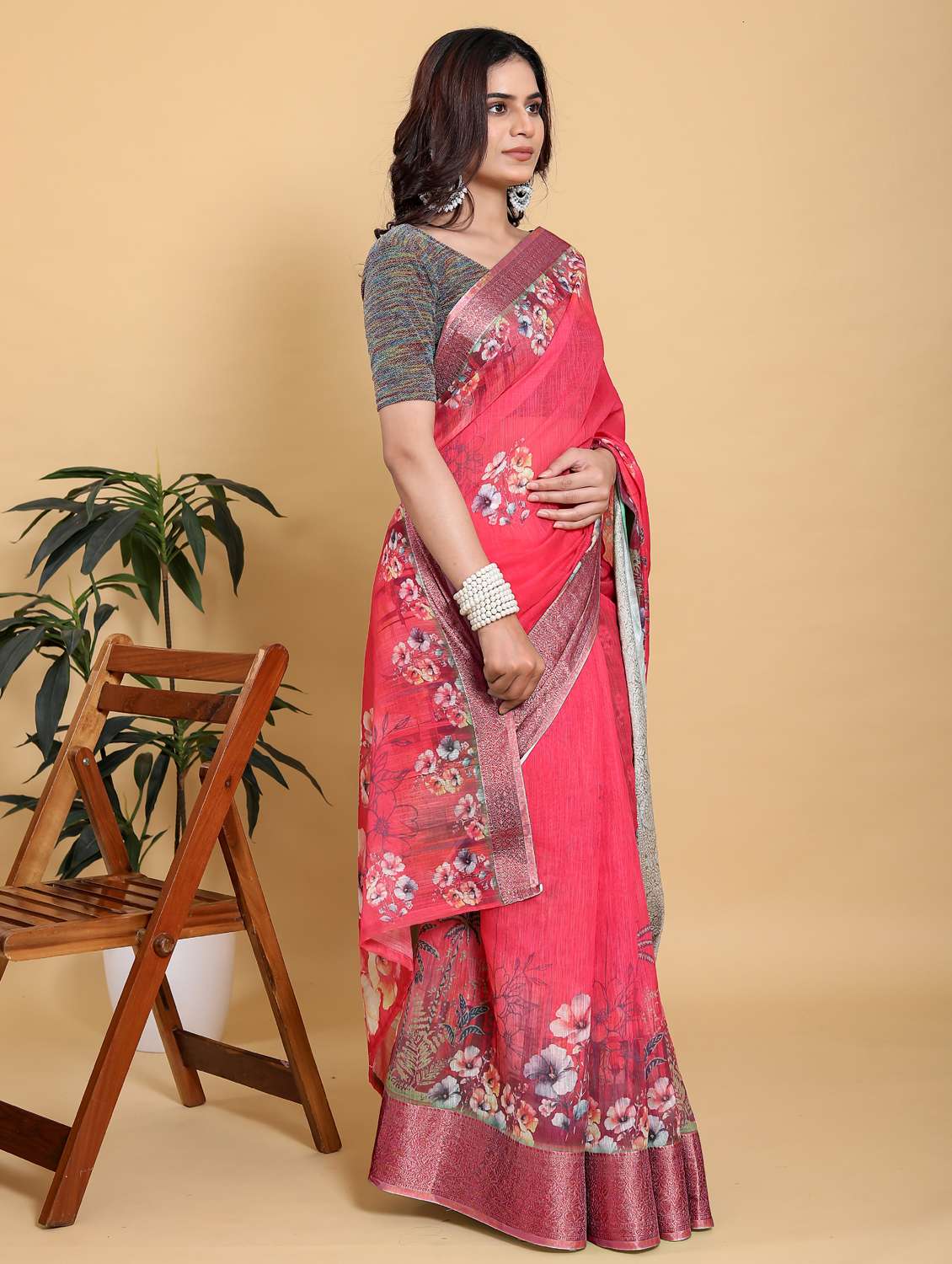 women printed casual wear saree with blouse - 22389009 -  Standard Image - 3