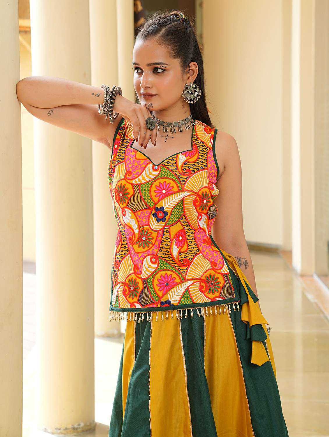 women color block flared semi-stitched lehenga - 22389709 -  Standard Image - 5